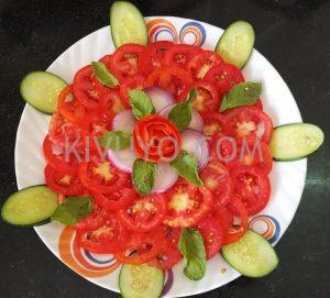 Urembo wa Saladi ya Matunda kwa nyanya na tango