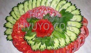 Urembo wa Saladi ya Matunda kwa nyanya